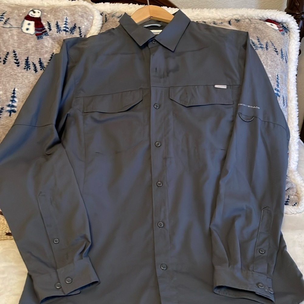 Used men’s Columbia long sleeve buttoned up UBF 50